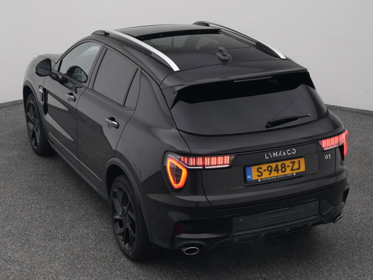 Vehicle Image 25