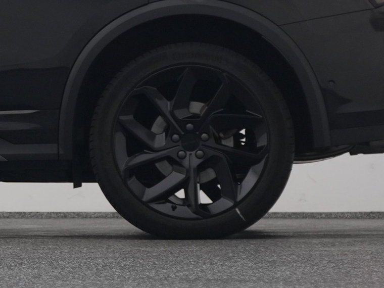 Vehicle Image 40