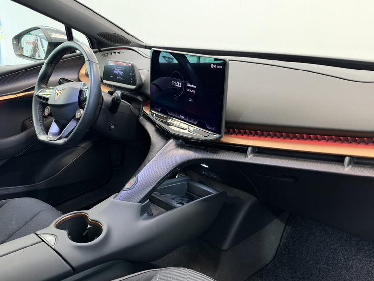 Vehicle Image 9