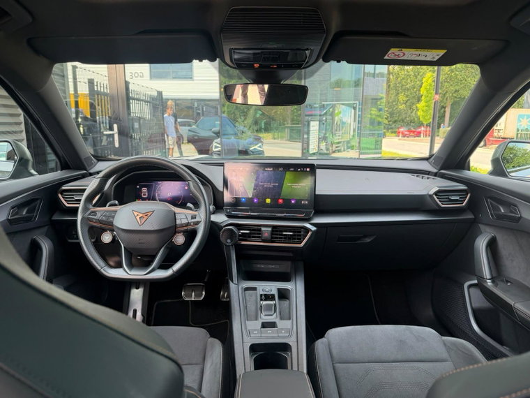 Vehicle Image 13
