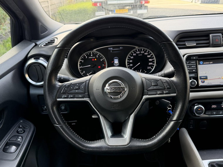 Vehicle Image 17
