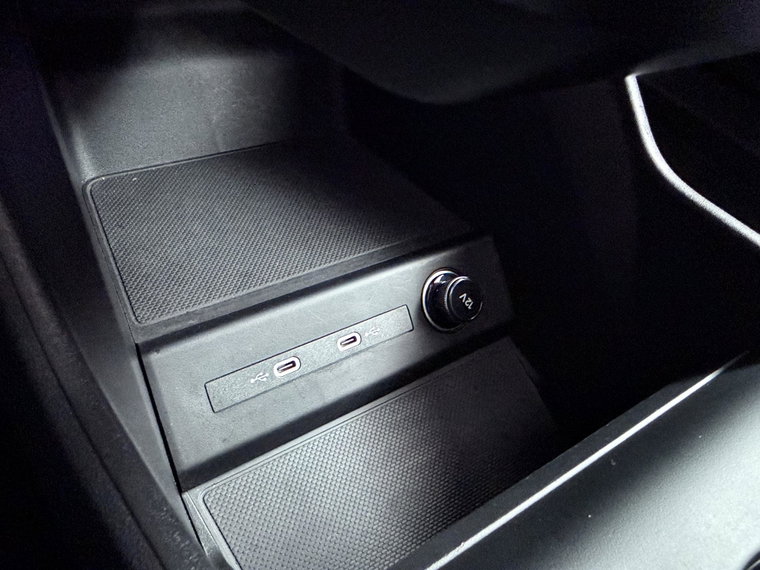 Vehicle Image 36