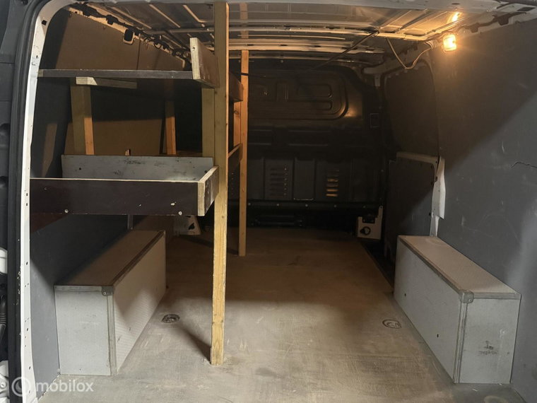 Vehicle Image 17