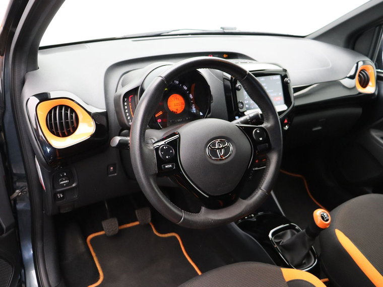 Vehicle Image 13