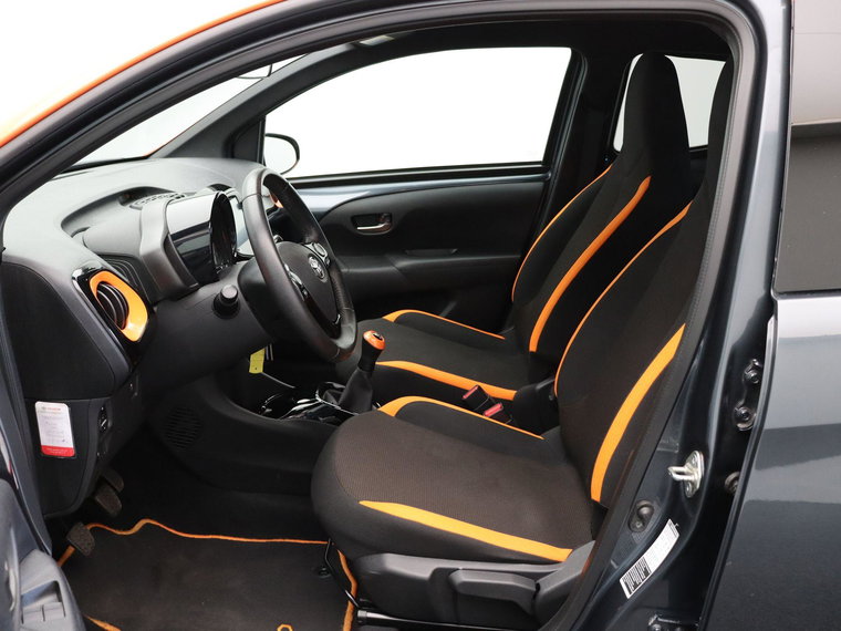 Vehicle Image 15