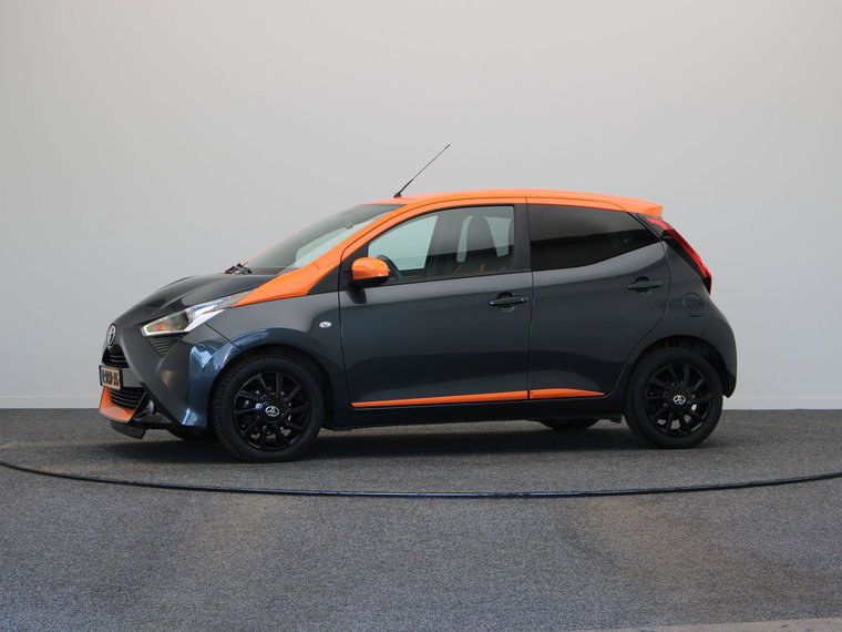 Vehicle Image 11