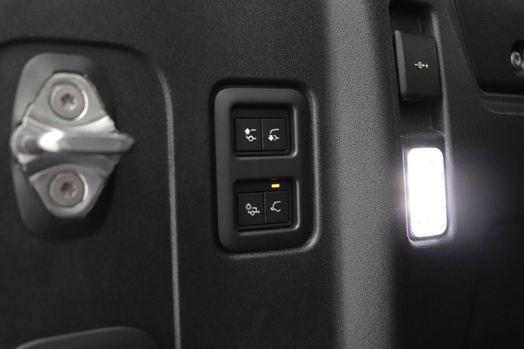 Vehicle Image 14