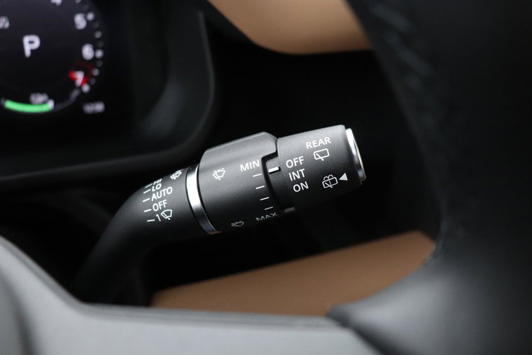 Vehicle Image 42