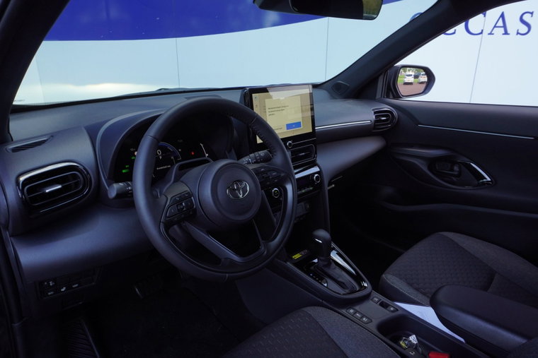 Vehicle Image 6
