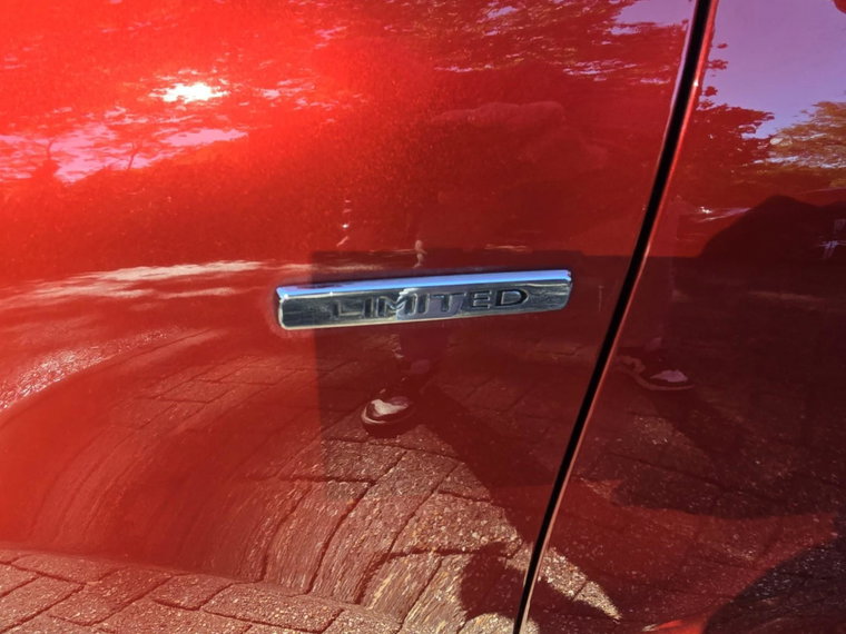Vehicle Image 14