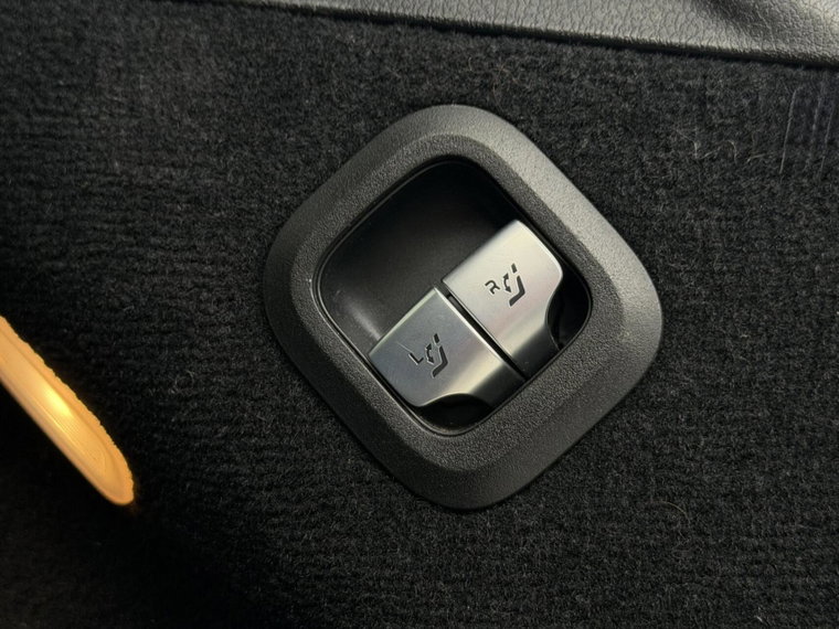Vehicle Image 45