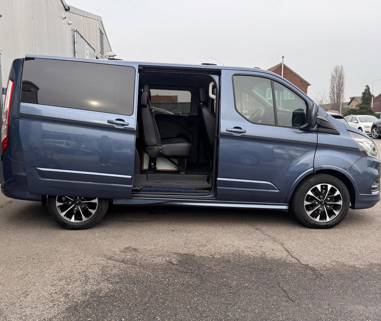 Vehicle Image 6
