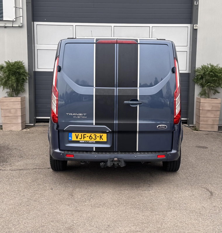 Vehicle Image 8