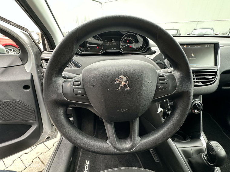 Vehicle Image 19