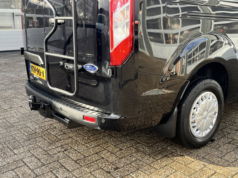 Vehicle Image 24