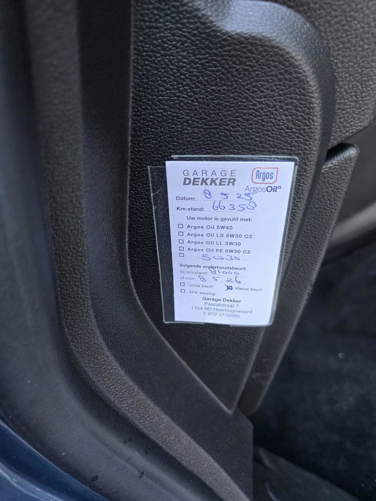 Vehicle Image 35
