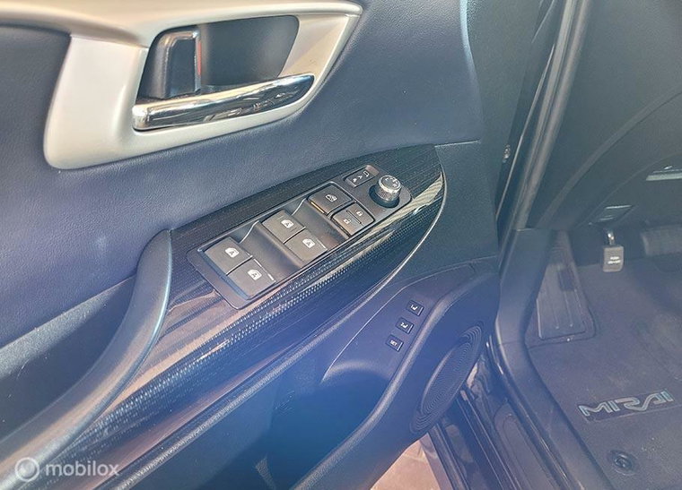 Vehicle Image 24