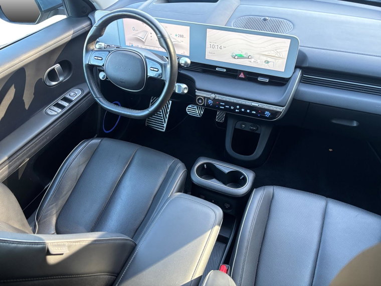 Vehicle Image 11