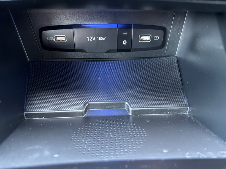 Vehicle Image 24