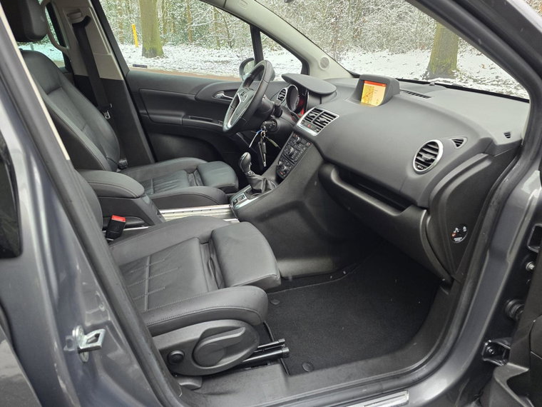 Vehicle Image 17
