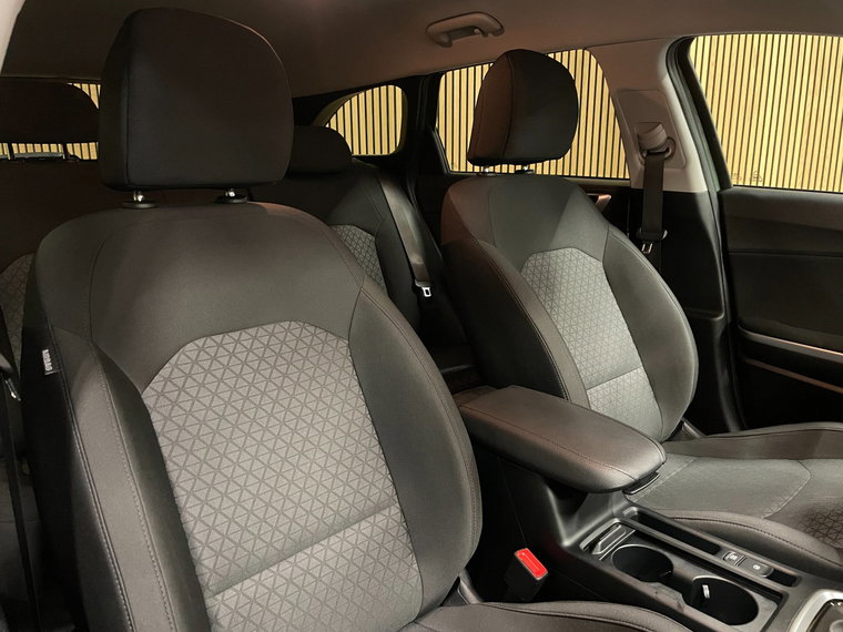 Vehicle Image 35
