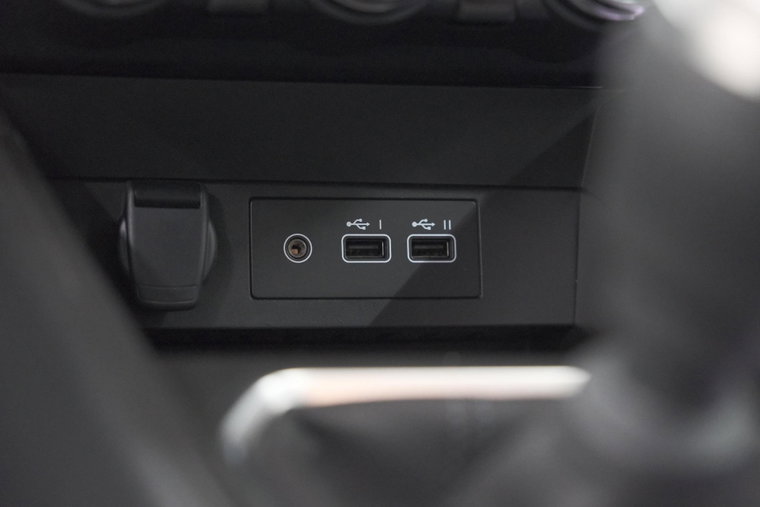 Vehicle Image 32