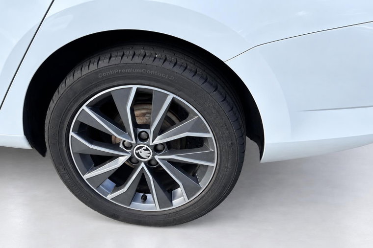 Vehicle Image 19