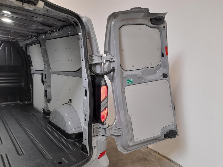 Vehicle Image 31