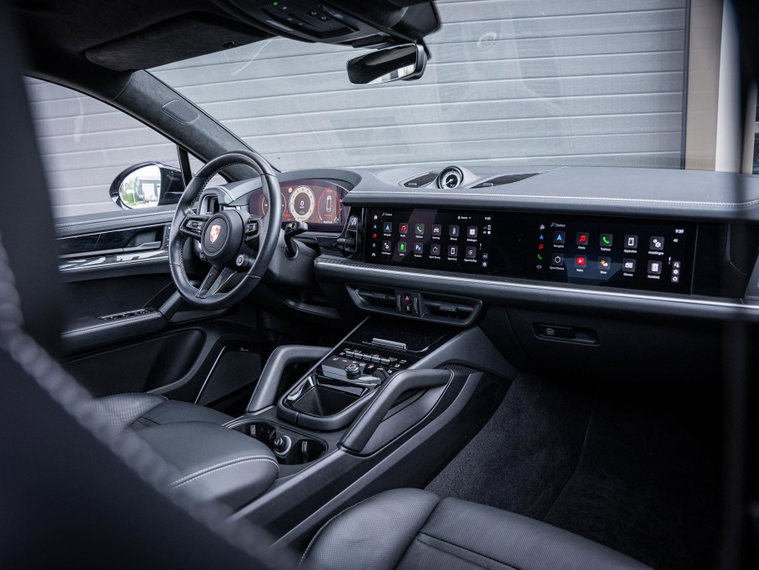 Vehicle Image 15