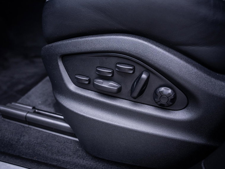 Vehicle Image 38
