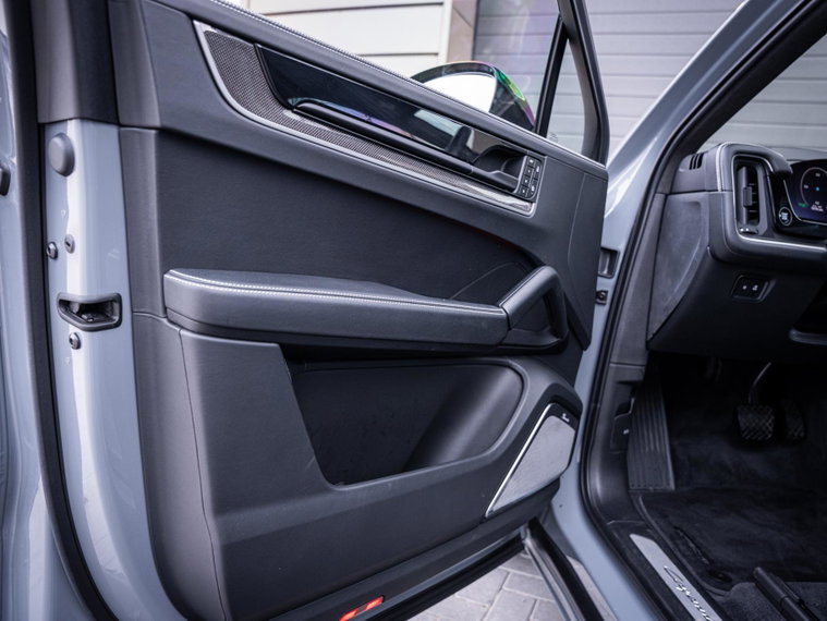 Vehicle Image 44