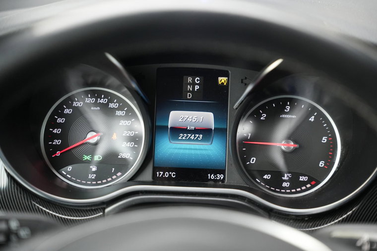 Vehicle Image 32