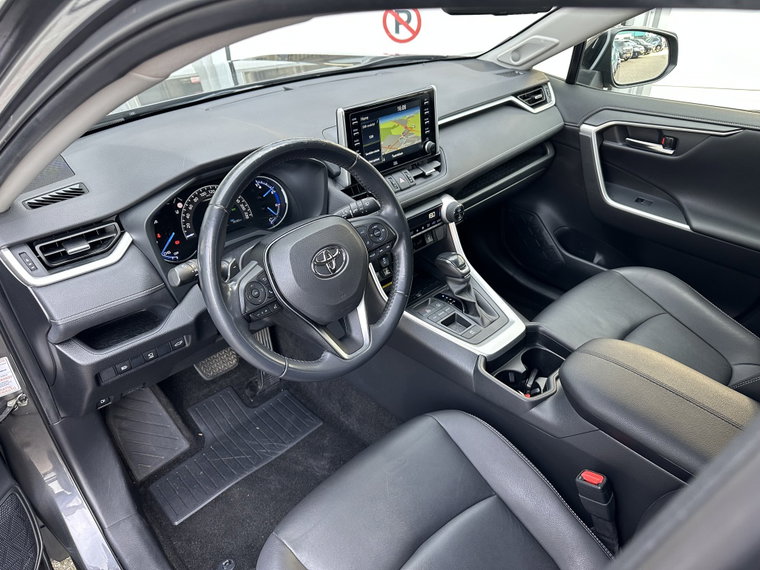 Vehicle Image 9