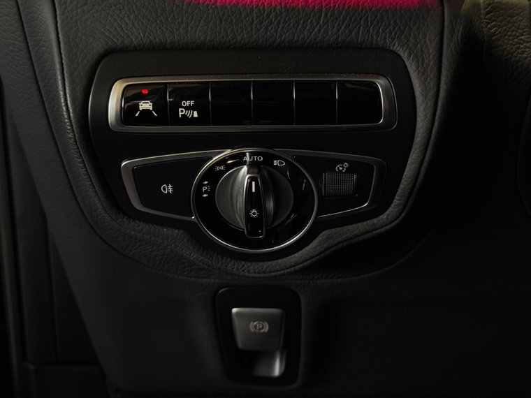 Vehicle Image 38