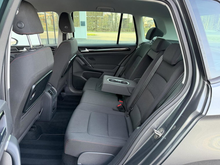 Vehicle Image 15