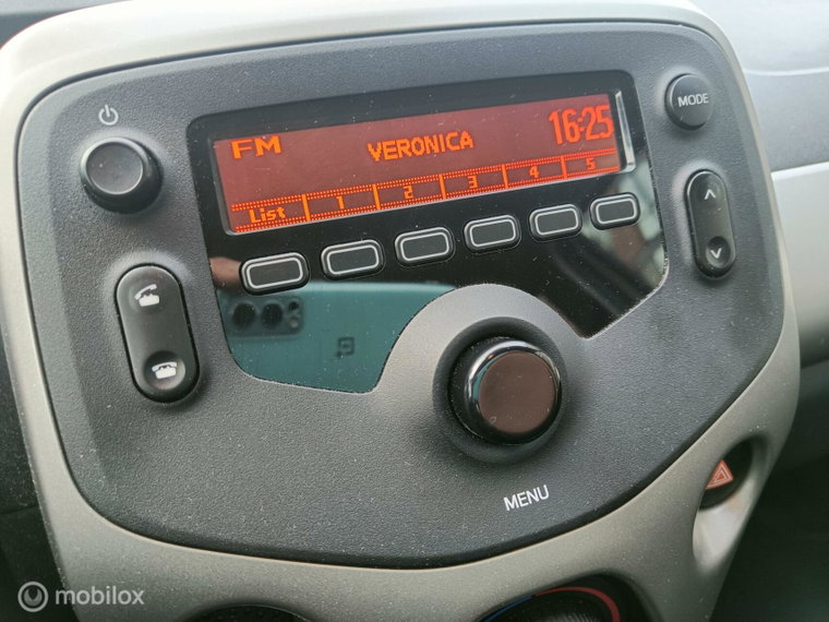 Vehicle Image 16