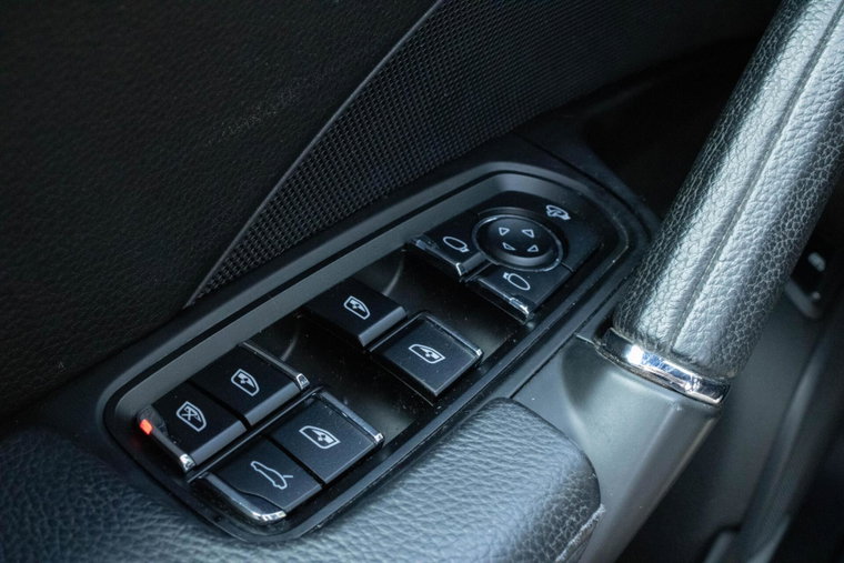 Vehicle Image 23
