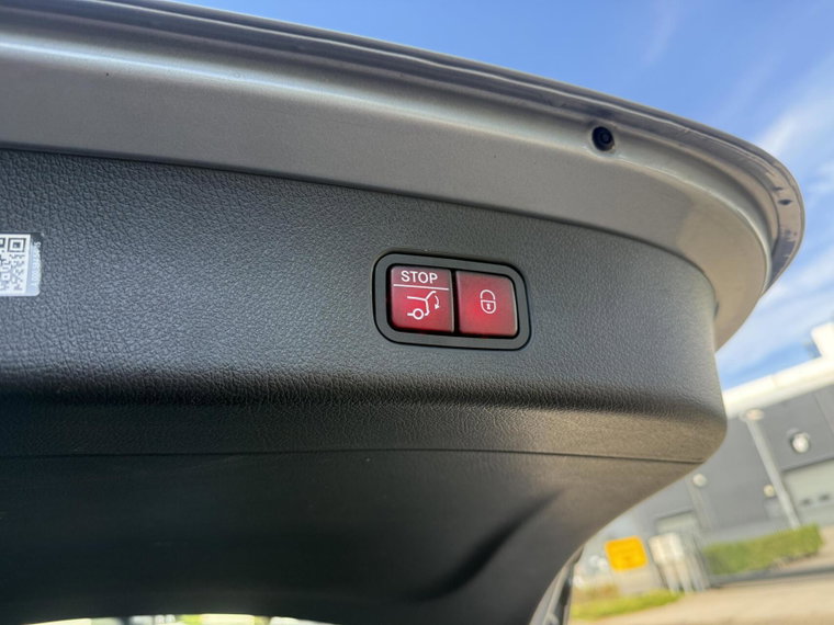Vehicle Image 29