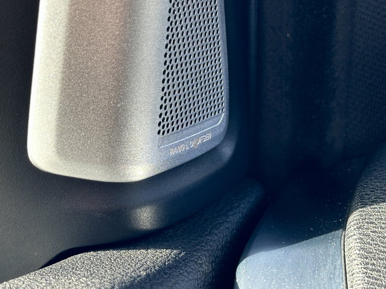 Vehicle Image 25