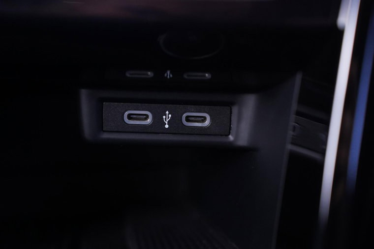 Vehicle Image 28