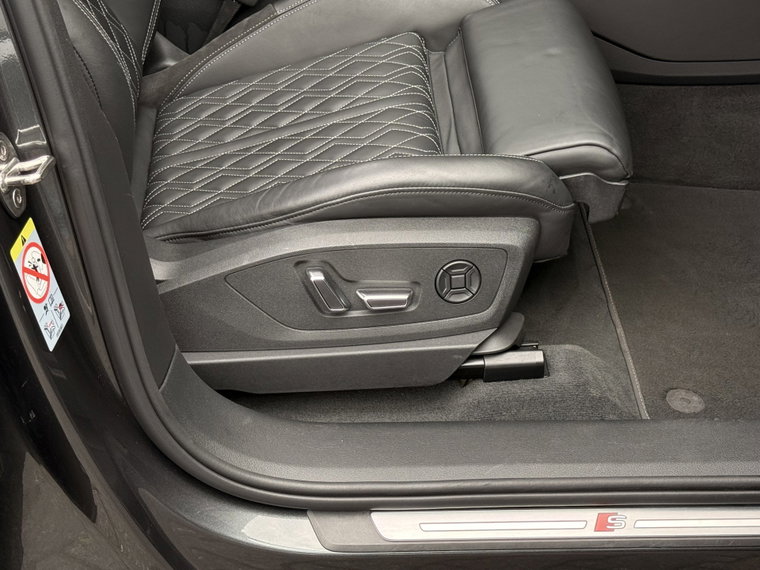 Vehicle Image 60