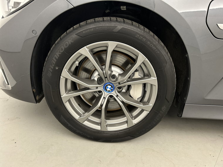 Vehicle Image 33