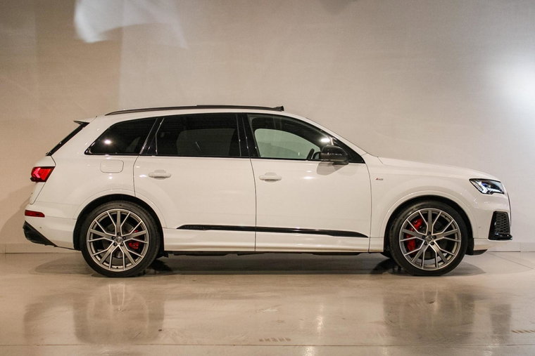 Vehicle Image 7