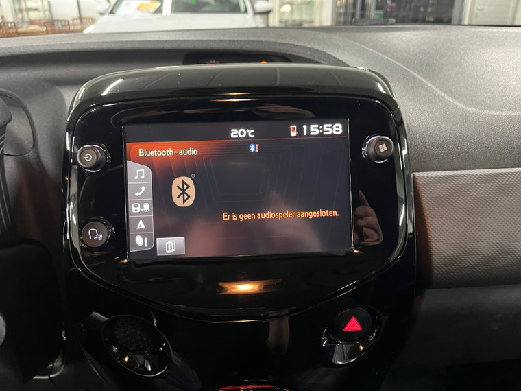 Vehicle Image 12