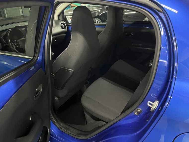 Vehicle Image 28