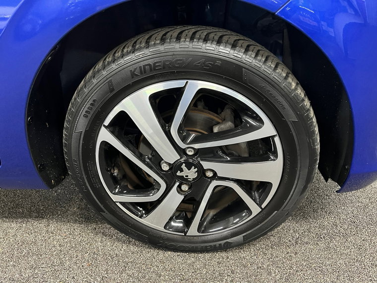 Vehicle Image 37