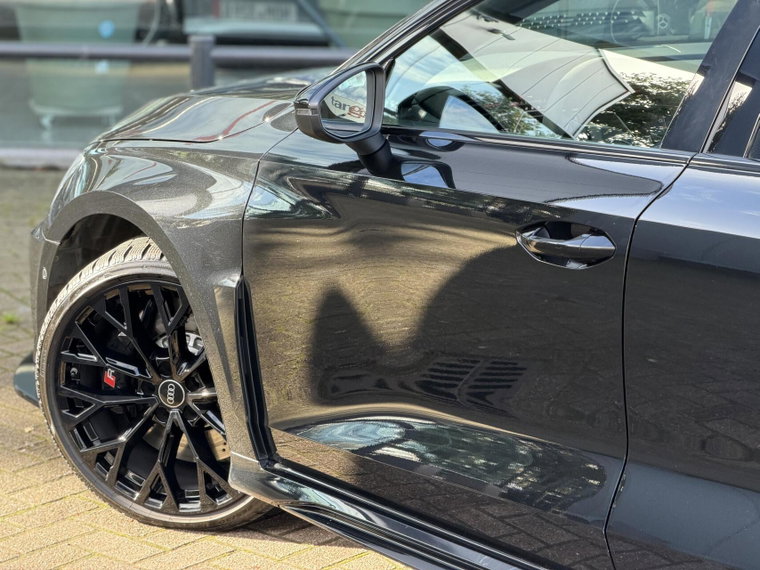 Vehicle Image 26