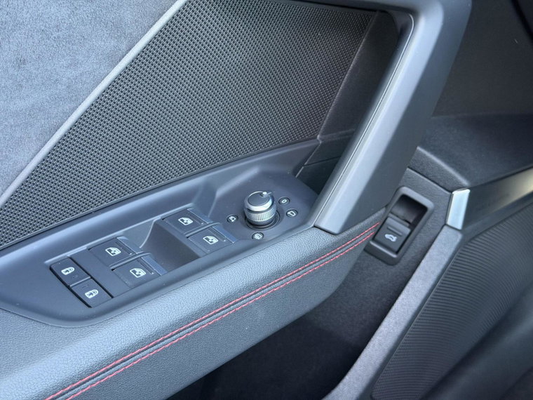 Vehicle Image 39