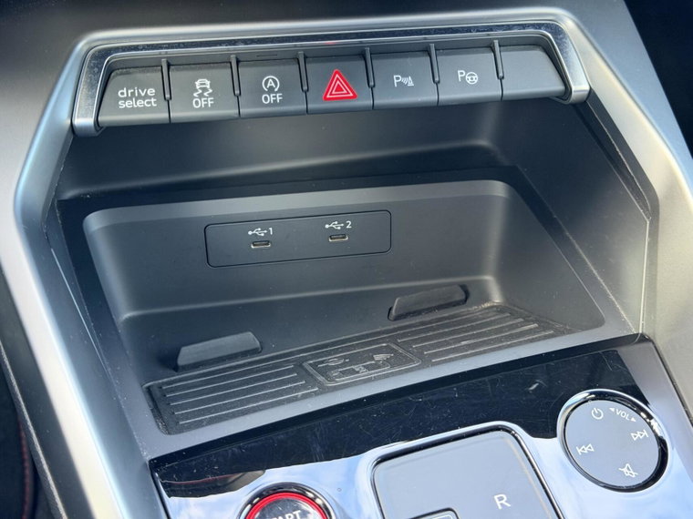 Vehicle Image 48