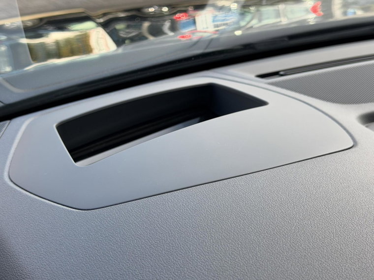 Vehicle Image 52